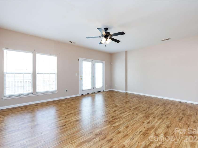 15623 Sir Charles Place, Charlotte, NC 28277.  MLS# CAR4257942, YatesRealty ID 18900. 