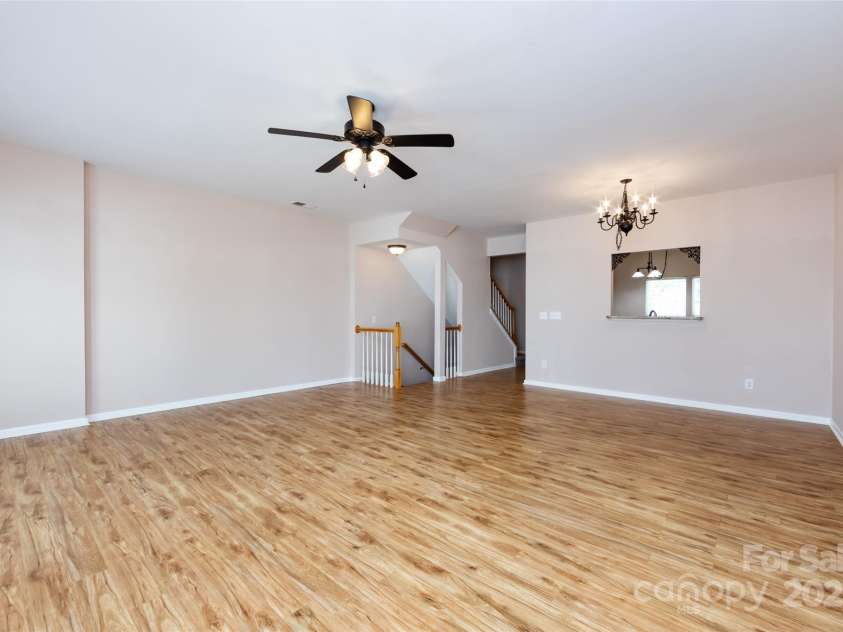 15623 Sir Charles Place, Charlotte, NC 28277.  MLS# CAR4257942, YatesRealty ID 18900. 