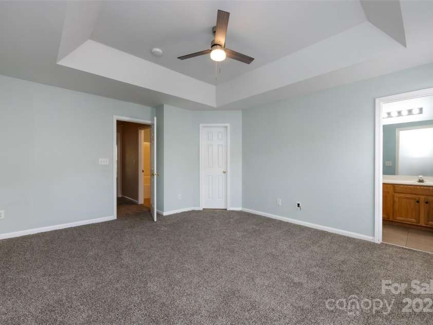 15623 Sir Charles Place, Charlotte, NC 28277.  MLS# CAR4257942, YatesRealty ID 18900. 