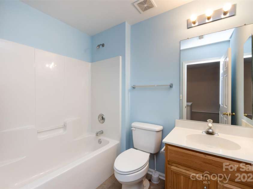 15623 Sir Charles Place, Charlotte, NC 28277.  MLS# CAR4257942, YatesRealty ID 18900. 