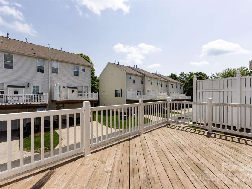 15623 Sir Charles Place, Charlotte, NC 28277.  MLS# CAR4257942, YatesRealty ID 18900. 