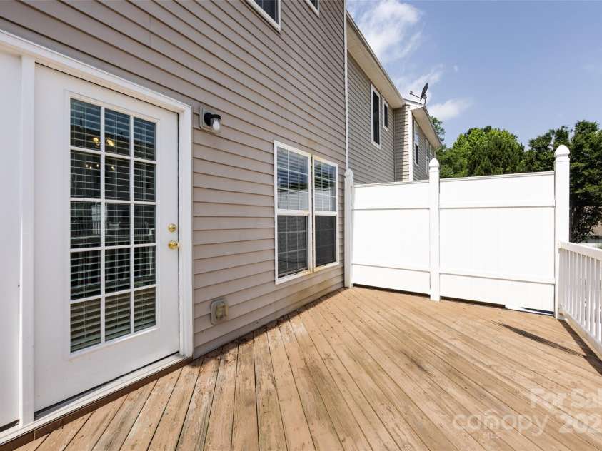 15623 Sir Charles Place, Charlotte, NC 28277.  MLS# CAR4257942, YatesRealty ID 18900. 