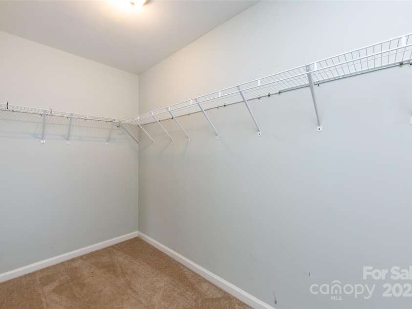 15623 Sir Charles Place, Charlotte, NC 28277.  MLS# CAR4257942, YatesRealty ID 18900. Primary Walk In Closet