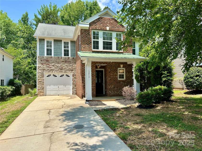 13913 Pinyon Pine Lane, Charlotte, NC 28215.  MLS# CAR4258668, YatesRealty ID 18901. 