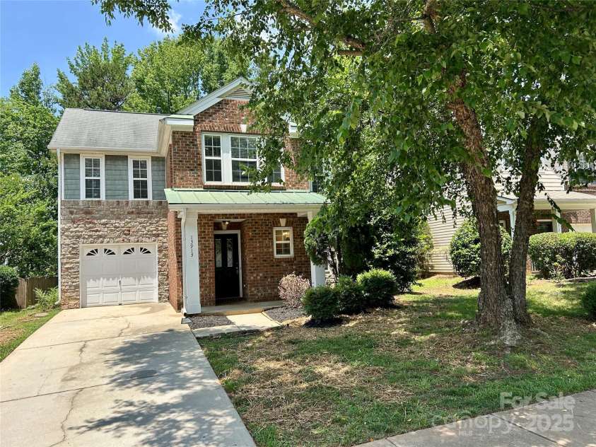 13913 Pinyon Pine Lane, Charlotte, NC 28215.  MLS# CAR4258668, YatesRealty ID 18901. 