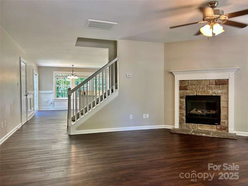 13913 Pinyon Pine Lane, Charlotte, NC 28215.  MLS# CAR4258668, YatesRealty ID 18901. 