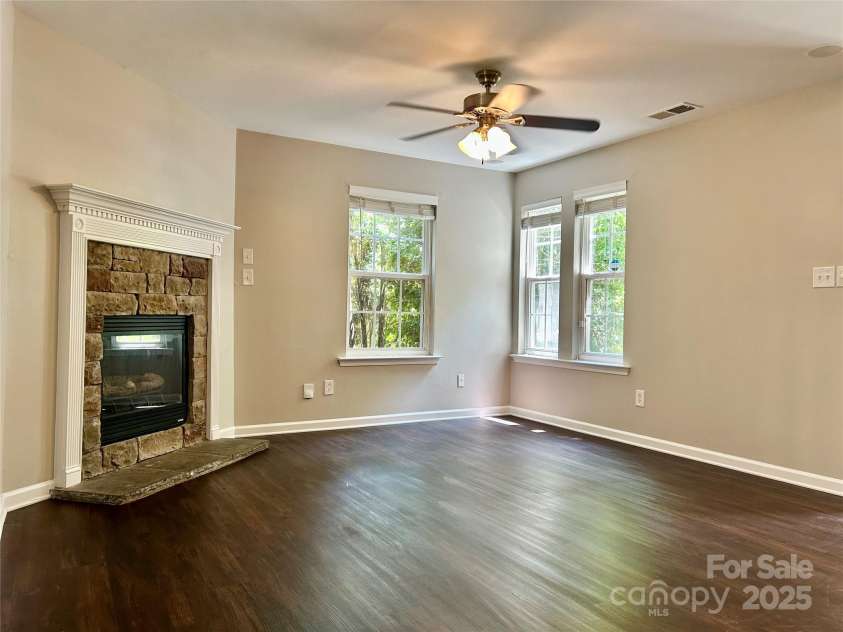 13913 Pinyon Pine Lane, Charlotte, NC 28215.  MLS# CAR4258668, YatesRealty ID 18901. 
