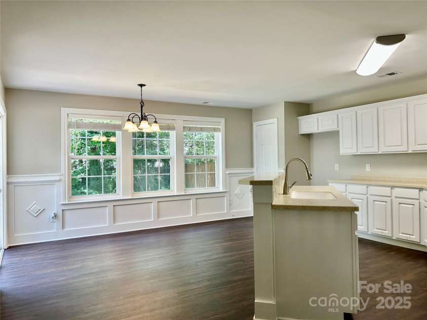 13913 Pinyon Pine Lane, Charlotte, NC 28215.  MLS# CAR4258668, YatesRealty ID 18901. 