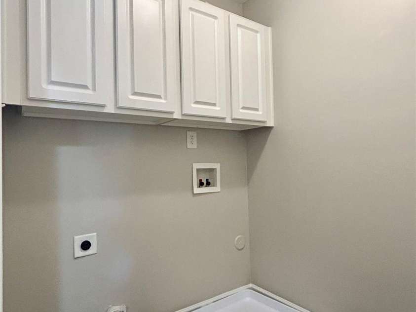 13913 Pinyon Pine Lane, Charlotte, NC 28215.  MLS# CAR4258668, YatesRealty ID 18901. 
