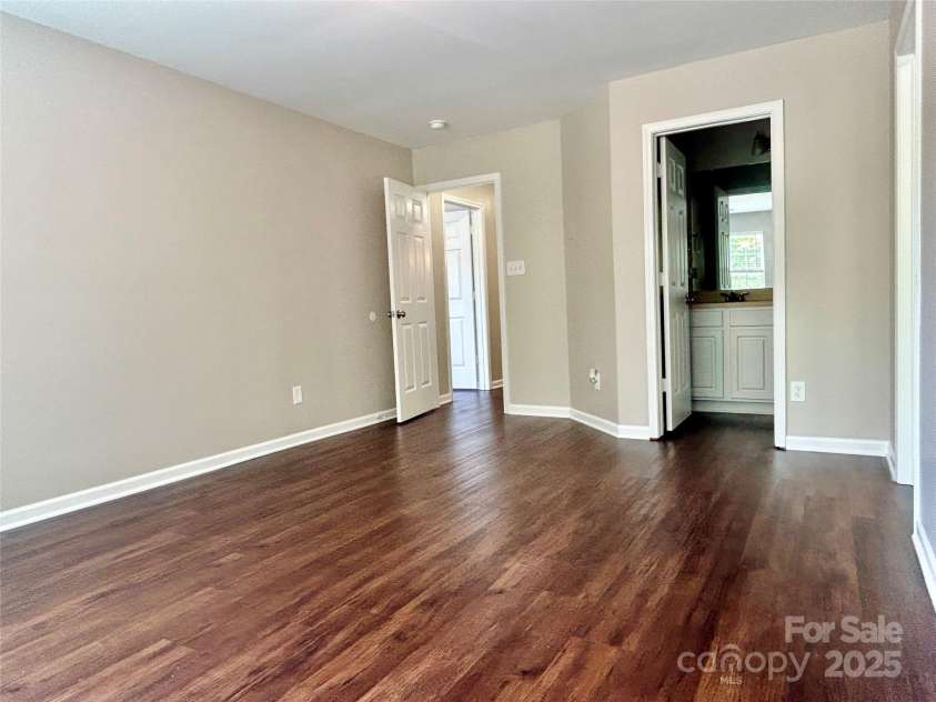 13913 Pinyon Pine Lane, Charlotte, NC 28215.  MLS# CAR4258668, YatesRealty ID 18901. 