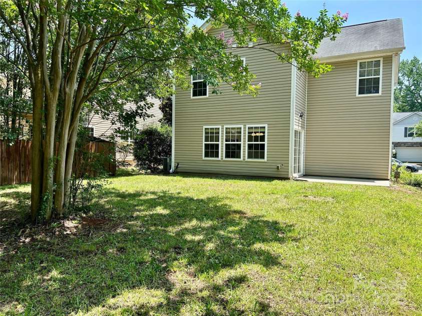 13913 Pinyon Pine Lane, Charlotte, NC 28215.  MLS# CAR4258668, YatesRealty ID 18901. 