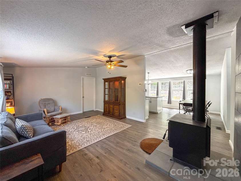 2330 West View Acres Avenue Extension, Hickory, NC 28601.  MLS# CAR4374900, YatesRealty ID 18901. 
