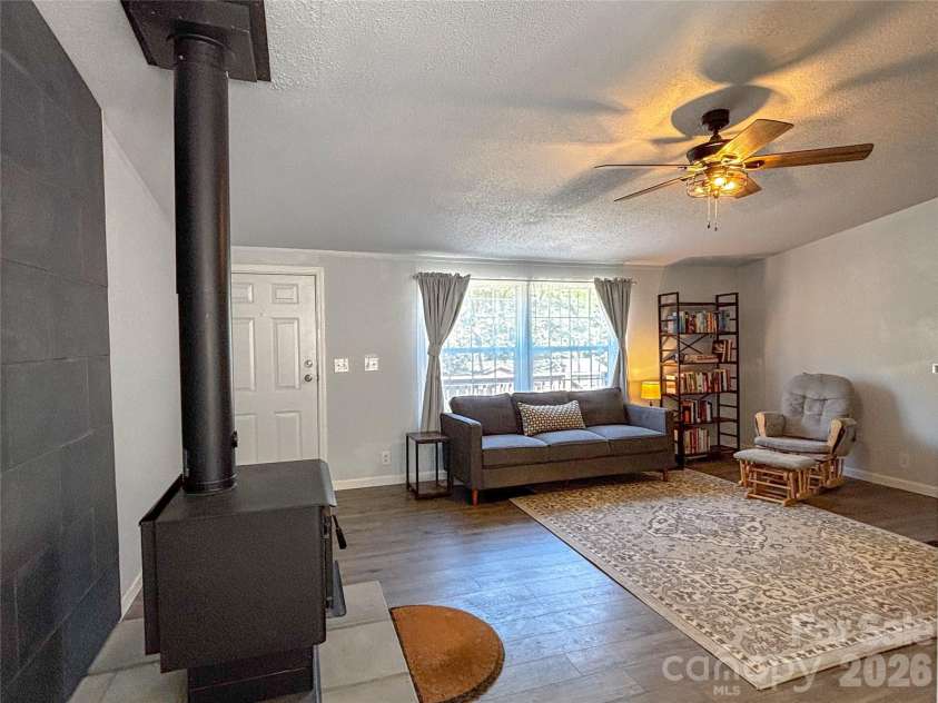 2330 West View Acres Avenue Extension, Hickory, NC 28601.  MLS# CAR4374900, YatesRealty ID 18901. 