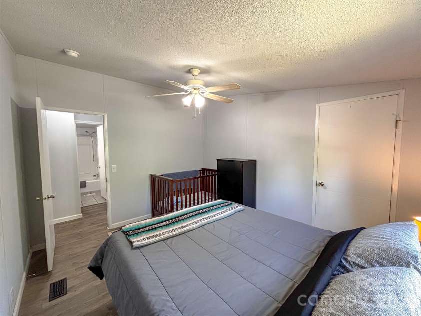 2330 West View Acres Avenue Extension, Hickory, NC 28601.  MLS# CAR4374900, YatesRealty ID 18901. 