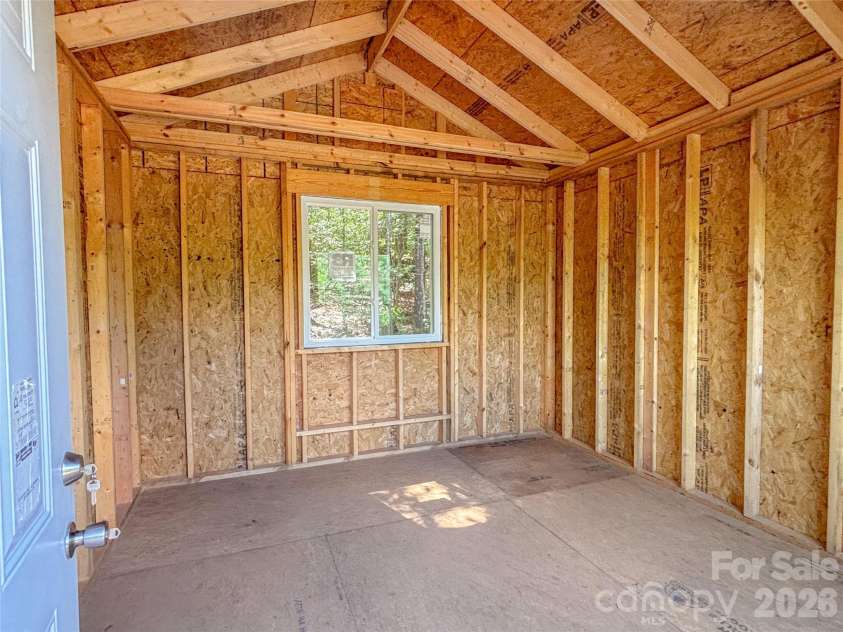 2330 West View Acres Avenue Extension, Hickory, NC 28601.  MLS# CAR4374900, YatesRealty ID 18901. 