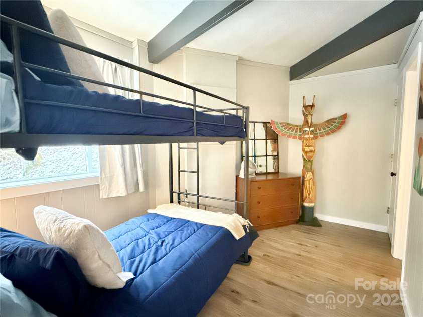 109 Beechwood Lane, Beech Mountain, NC 28604.  MLS# CAR4259701, YatesRealty ID 18902. Lower Unit - Bunk Room 2 twins and trundle bed