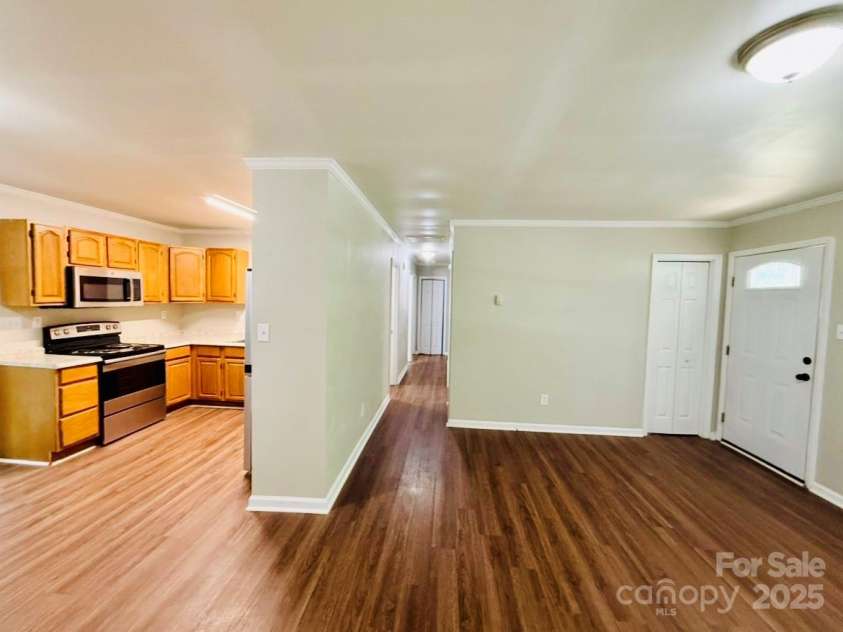 1583 Green Circle Drive, Gastonia, NC 28054.  MLS# CAR4265112, YatesRealty ID 18904. 