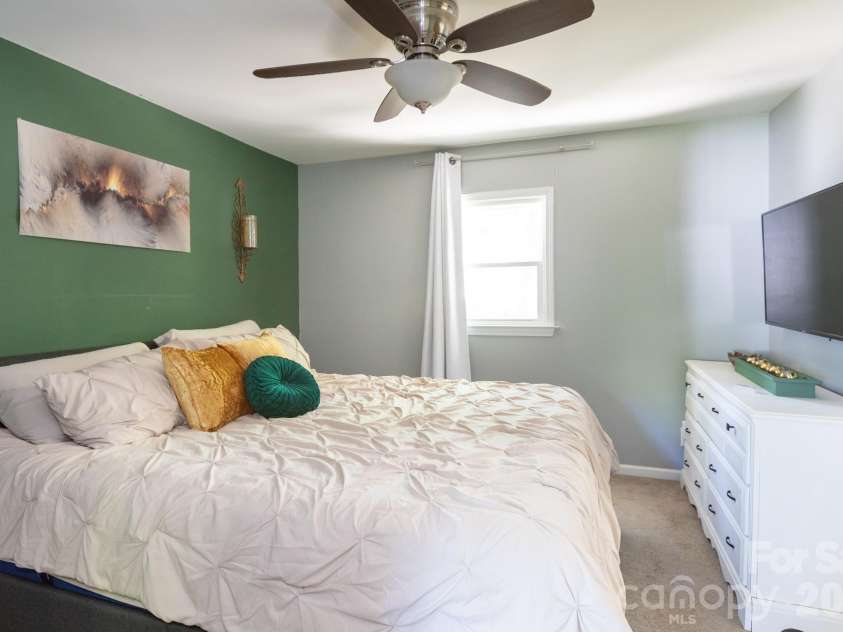 812 Ransom Street, Gastonia, NC 28052.  MLS# CAR4354917, YatesRealty ID 18906. 