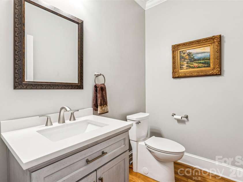 10500 Howell Court, Charlotte, NC 28277.  MLS# CAR4377495, YatesRealty ID 18907. First floor updated half bath. 