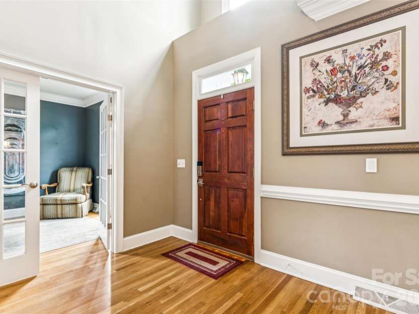 10500 Howell Court, Charlotte, NC 28277.  MLS# CAR4377495, YatesRealty ID 18907. Soaring two-story foyer when you walk in. 