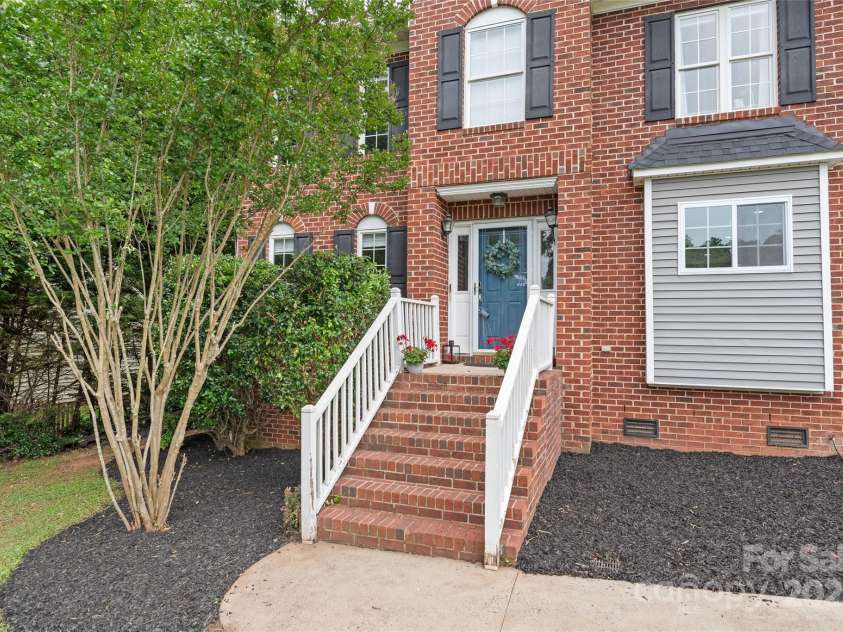 9004 Lauriston Place, Mint Hill, NC 28227.  MLS# CAR4264496, YatesRealty ID 18907. 