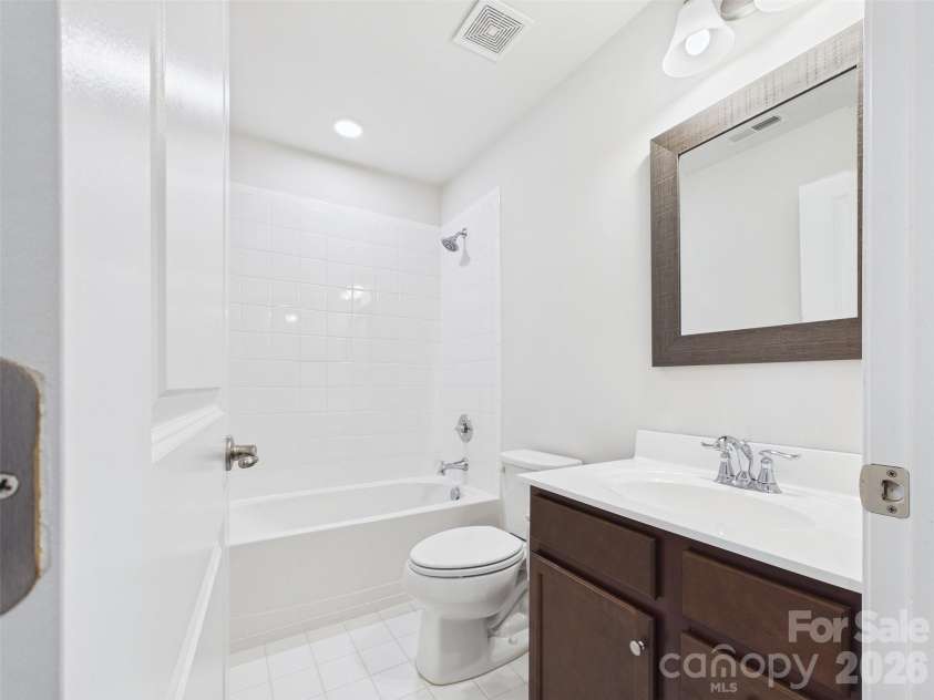 2440 Mariners Cove Lane, Denver, NC 28037.  MLS# CAR4341359, YatesRealty ID 18908. 