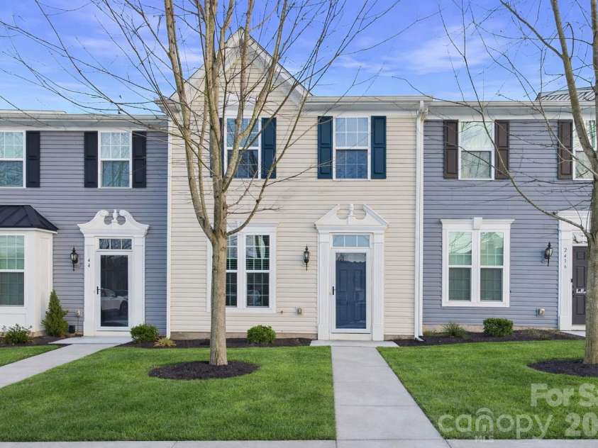 2440 Mariners Cove Lane, Denver, NC 28037.  MLS# CAR4341359, YatesRealty ID 18908. 