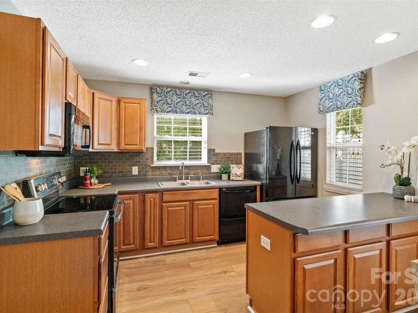 1539 Maypine Commons Way, Rock Hill, SC 29732.  MLS# CAR4367813, YatesRealty ID 18909. 
