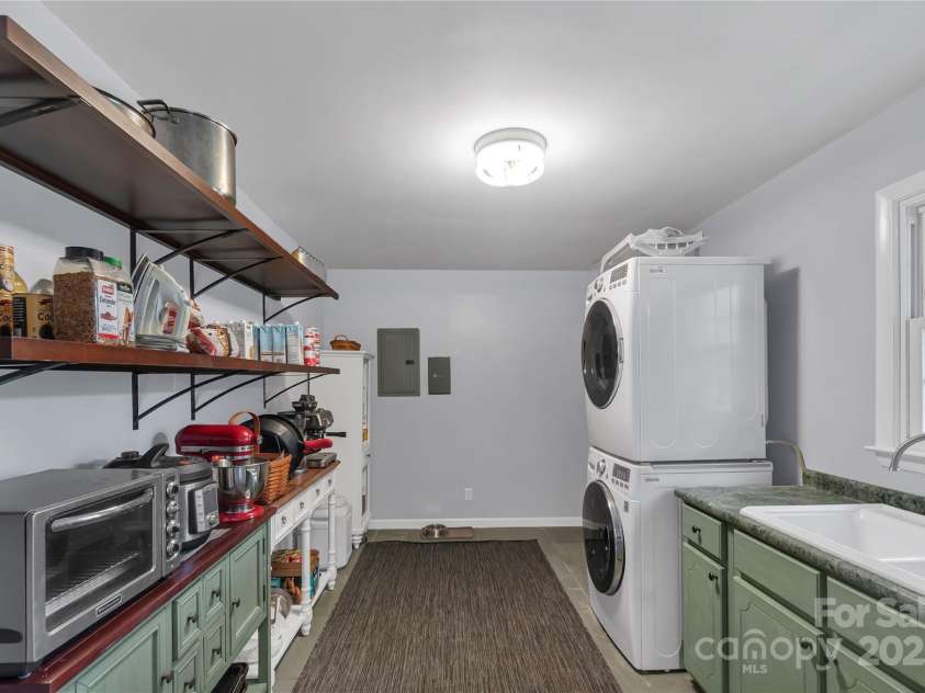 2010 Dogwood Trail, Shelby, NC 28150.  MLS# CAR4265578, YatesRealty ID 18909. 