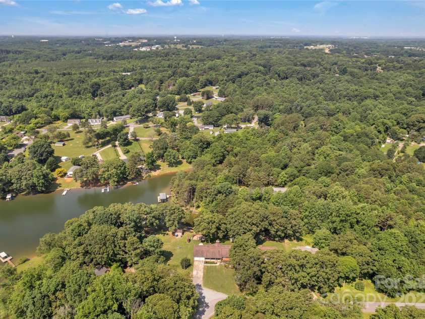 2010 Dogwood Trail, Shelby, NC 28150.  MLS# CAR4265578, YatesRealty ID 18909. 