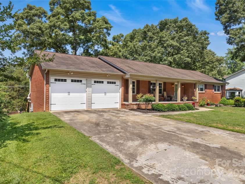 2010 Dogwood Trail, Shelby, NC 28150.  MLS# CAR4265578, YatesRealty ID 18909. 