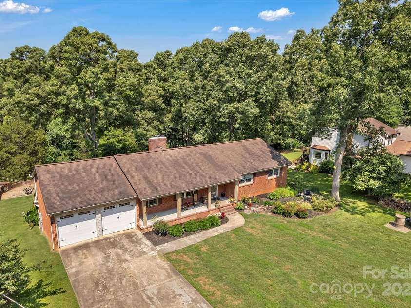 2010 Dogwood Trail, Shelby, NC 28150.  MLS# CAR4265578, YatesRealty ID 18909. 