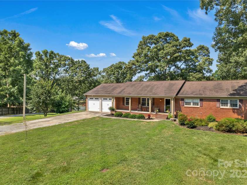 2010 Dogwood Trail, Shelby, NC 28150.  MLS# CAR4265578, YatesRealty ID 18909. 