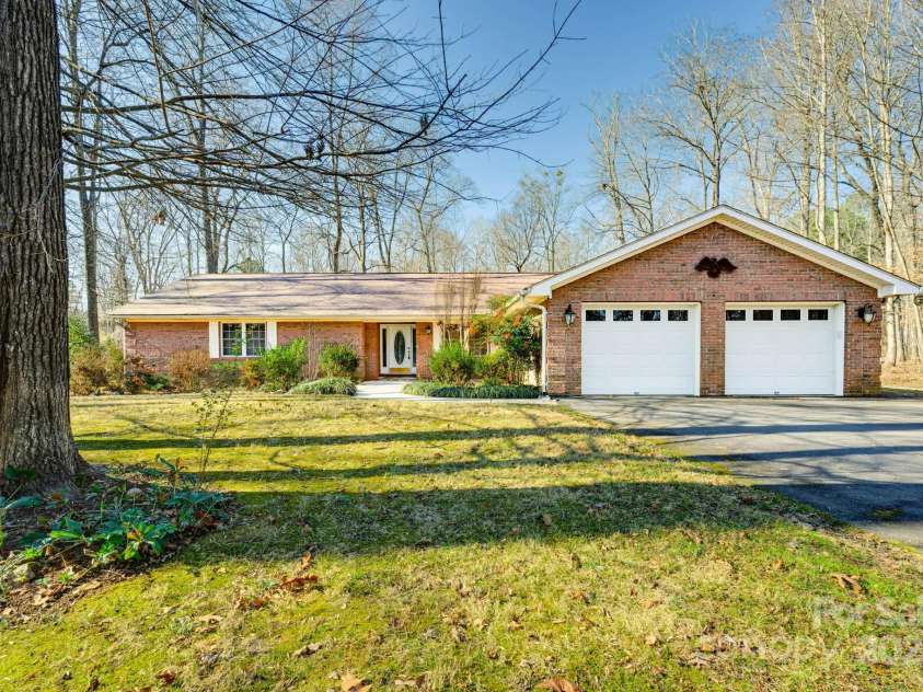 1020 Pebble Point, Salisbury, NC 28146.  MLS# CAR4329789, YatesRealty ID 1891. 