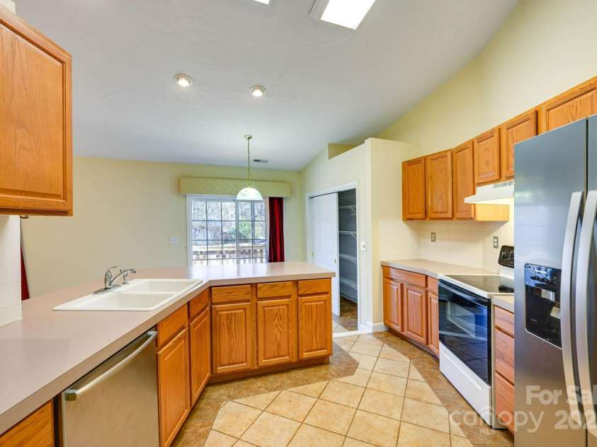 1020 Pebble Point, Salisbury, NC 28146.  MLS# CAR4329789, YatesRealty ID 1891. 