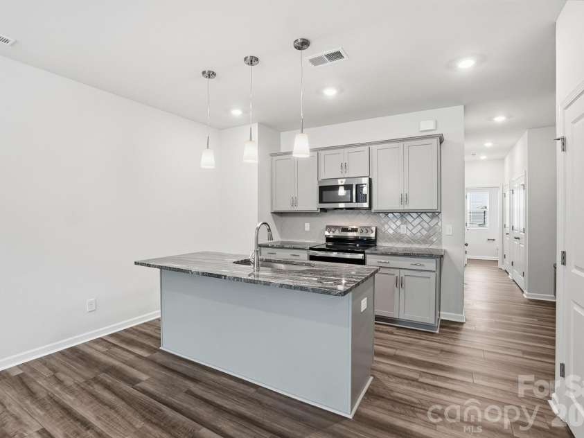 5835 Tuckaseegee Road, Charlotte, NC 28208.  MLS# CAR4401603, YatesRealty ID 18910. 