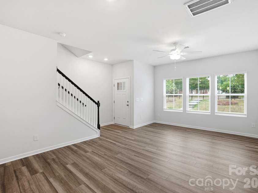 5835 Tuckaseegee Road, Charlotte, NC 28208.  MLS# CAR4401603, YatesRealty ID 18910. 