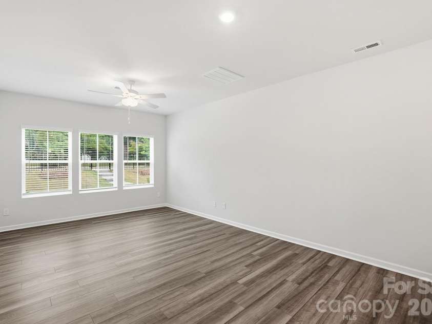 5835 Tuckaseegee Road, Charlotte, NC 28208.  MLS# CAR4401603, YatesRealty ID 18910. 