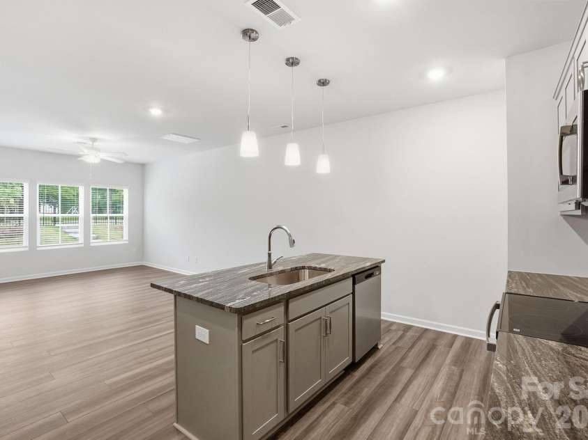5835 Tuckaseegee Road, Charlotte, NC 28208.  MLS# CAR4401603, YatesRealty ID 18910. 