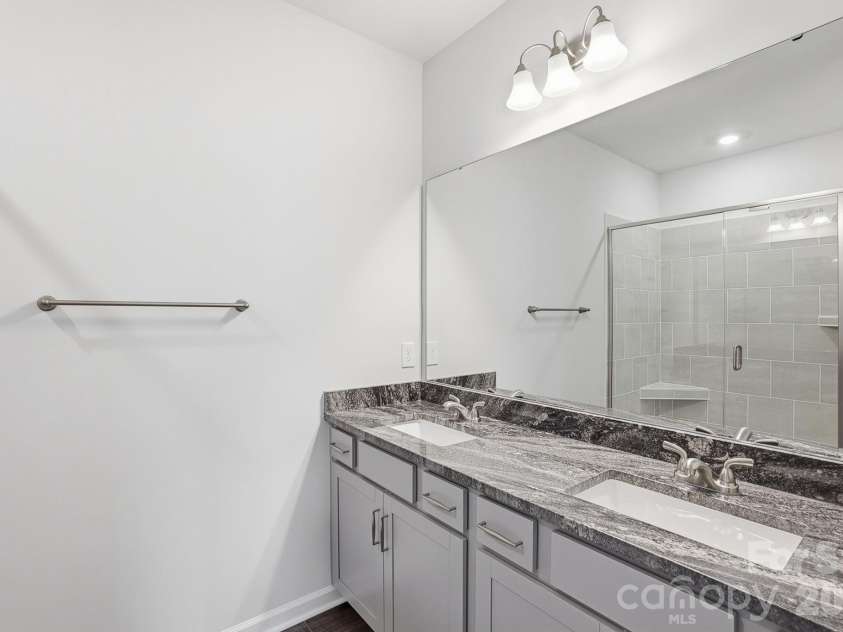 5835 Tuckaseegee Road, Charlotte, NC 28208.  MLS# CAR4401603, YatesRealty ID 18910. Primary bath