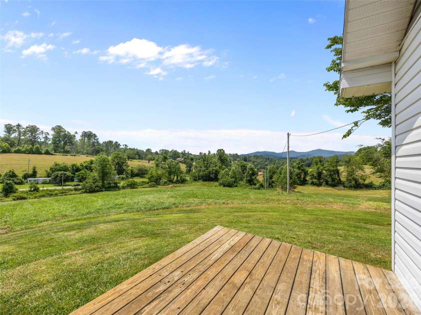 1305 Halltown Road, Spruce Pine, NC 28777.  MLS# CAR4377714, YatesRealty ID 18911. 