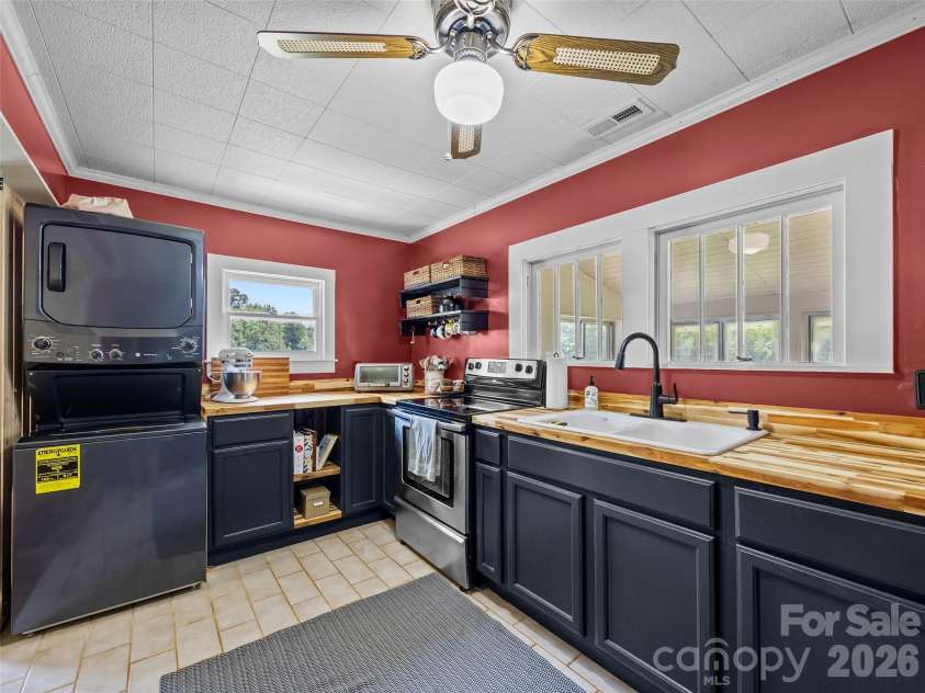 1305 Halltown Road, Spruce Pine, NC 28777.  MLS# CAR4377714, YatesRealty ID 18911. 