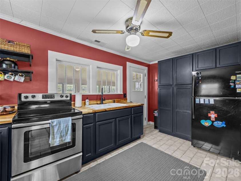 1305 Halltown Road, Spruce Pine, NC 28777.  MLS# CAR4377714, YatesRealty ID 18911. 