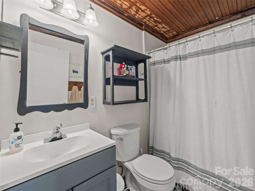 1305 Halltown Road, Spruce Pine, NC 28777.  MLS# CAR4377714, YatesRealty ID 18911. 