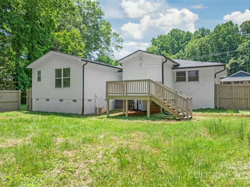 518 Westside Circle, China Grove, NC 28023.  MLS# CAR4258496, YatesRealty ID 18912. 