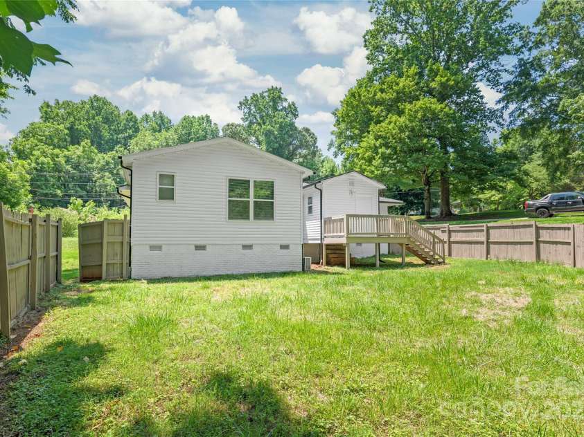 518 Westside Circle, China Grove, NC 28023.  MLS# CAR4258496, YatesRealty ID 18912. 