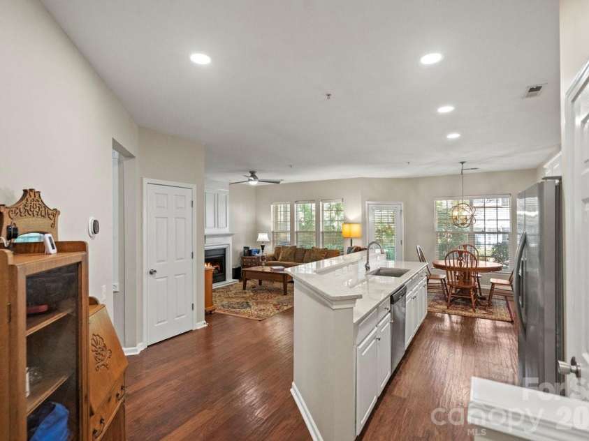 3204 Margellina Drive, Charlotte, NC 28210.  MLS# CAR4371213, YatesRealty ID 18914. 