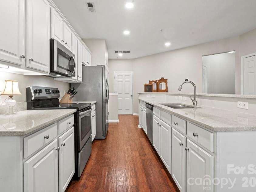 3204 Margellina Drive, Charlotte, NC 28210.  MLS# CAR4371213, YatesRealty ID 18914. 