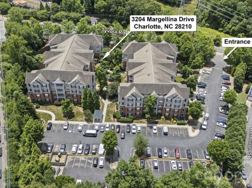 3204 Margellina Drive, Charlotte, NC 28210.  MLS# CAR4371213, YatesRealty ID 18914. 
