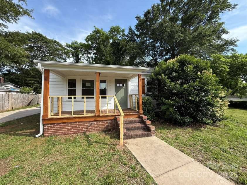 322 Buffalo Street, Shelby, NC 28150.  MLS# CAR4268375, YatesRealty ID 18914. 